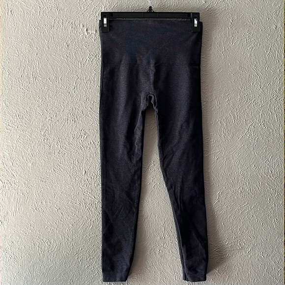 SPANX look at me now  Seamless Women’s Gray leggings size M - Picture 8 of 14